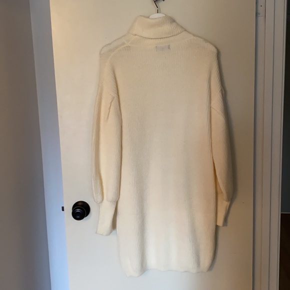 Never worn sweater dress from pretty little thing - Picture 2 of 2